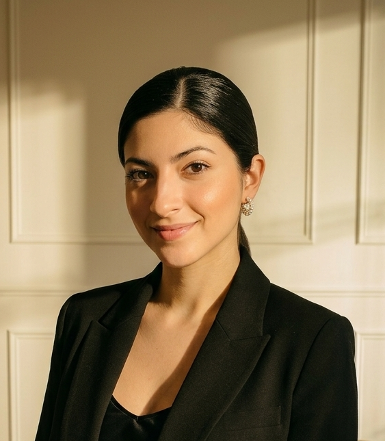Porträtt av Rebeca Sardiñas, fransstylist och brynartist i Stockholm